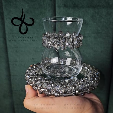 12 كاسات شاي قصيرة و 12 قاعدات للكاسات