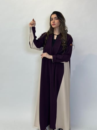 عباية لون موف غامق مع بيج