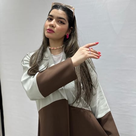 ‏عباية الدلوعة لون بني محروق