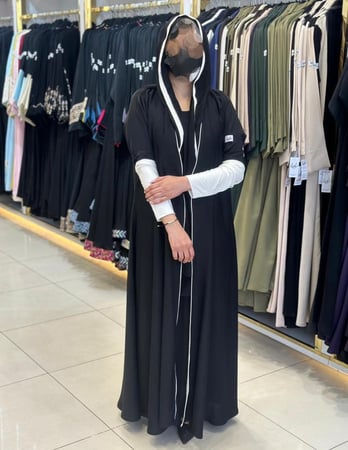 عبايه كم استرتش لون ابيض