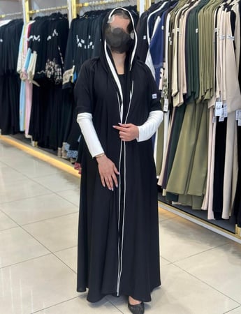 عبايه كم استرتش لون ابيض