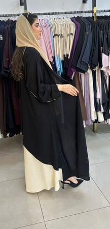 عبايه رهف لون اسود وبيج
