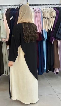 عبايه رهف لون اسود وبيج
