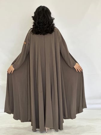 عباية كلوش لون بني فاتح