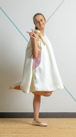 كب كيك –  فستان  ون شولدر - فانيلا