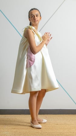 كب كيك –  فستان  ون شولدر - فانيلا