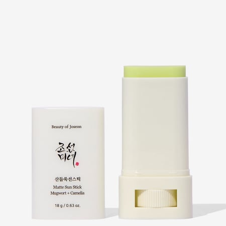 عصا واقي الشمس بالماجورت والكاميليا من بيوتي اوف جوسون | Beauty of Joseon matte sun stick : Mugwort + Camilia