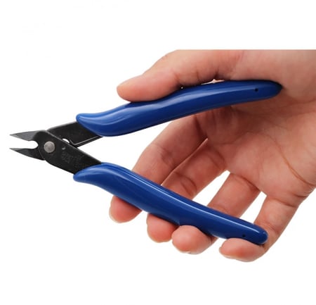 مقص خاتم الطير حجول ( حجل )