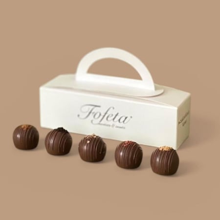 علبة شكولاتة ترافيلز