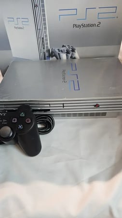 بلايستيشن 2 سلفر مع كرتون