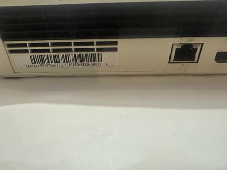 PlayStation 3 Slim   اللون الأبيض   موديل CECH-3000A