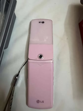 LG FX350 Pink Flip Phone – فلب فون وردي مميز