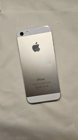 ايفون iPhone 5s ذهبي — 16GB