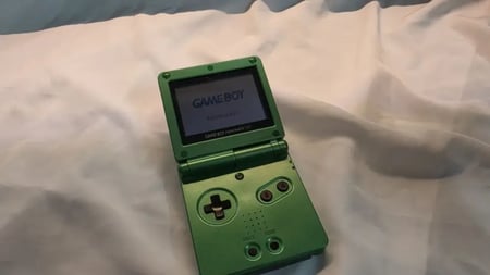 Game Boy — موديل 001 اخضر
