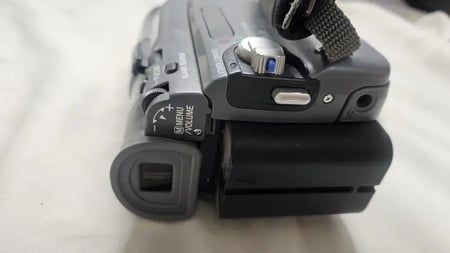 JVC Mini DV Camera — موديل GR-D30AS (قطع غيار)