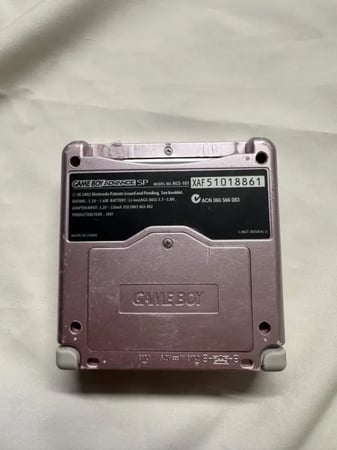 Game Boy Advance وردي قيم بوي