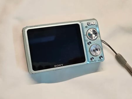 Sony Cyber-shot DSC-W210