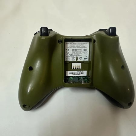 يد أصلية Xbox 360 إصدار Halo (لون أخضر خاص)