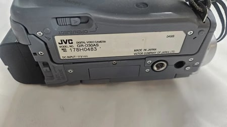 JVC Mini DV Camera — موديل GR-D30AS (قطع غيار)