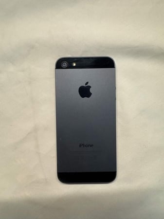 iPhone 5 أسود — 16 جيجا