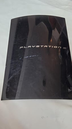 غطاء سطحي نسخة الاطلاق  ٢ لمعته خفيفه و يوجد عيوب طفيفه  قد يكون غير ثابت بشكل قوي