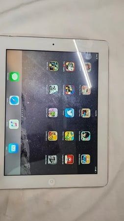 iPad 4 — 16GB
