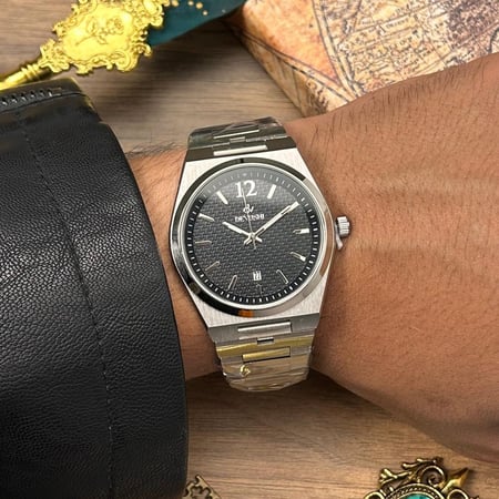 ساعة رجاليه ديفوشي ستيل فضي ميناء اسود