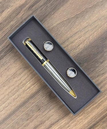 طقم هدية رجالي ديفوشي بتصميم انيق لون فضي وذهبي واسود