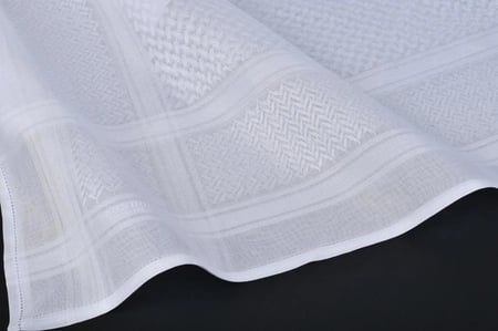 شماغ لندن ابيض 2025