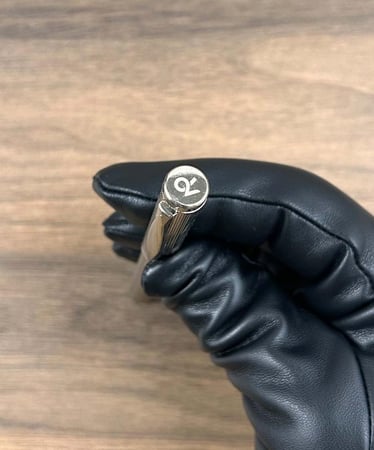 طقم هدية رجالي ديفوشي بتصميم انيق فضي كامل مع كبك اسود