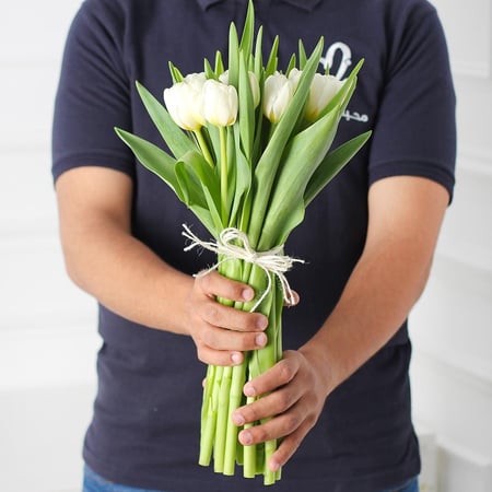 باقة التوليب ابيض