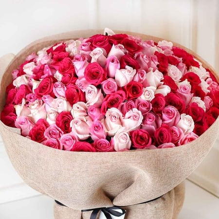 باقة جوري 200 ورده