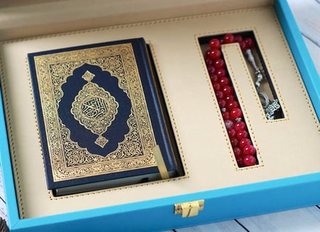 علبة جلد و مصحف - سماوي وازرق