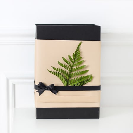 صندوق هدية ورقة شجر