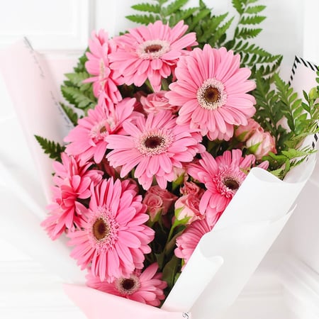 باقة الجربيرا وردي