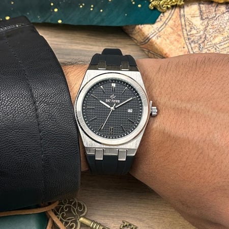 ساعة رجالية ديفوشي مطاط لون أسود ميناء فضي