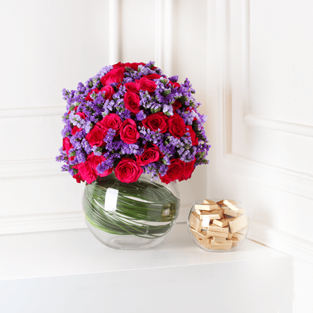 فازة جوري واستاتوس مع شوكولاته