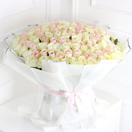 باقة الجوري ابيض ووردي