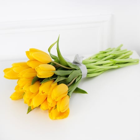 باقة التوليب اصفر