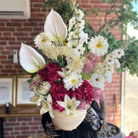 فازة ورد صناعي