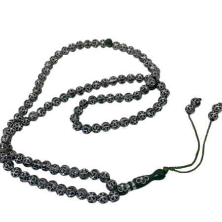 سبحة سوداء مع اخضر طويلة