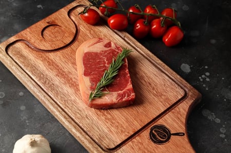 قطعة ستريبلوين ستيك 250 جرام تقريباً