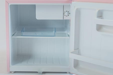 ثلاجة ميني بار جي في سي برو 48 لتر - وردي