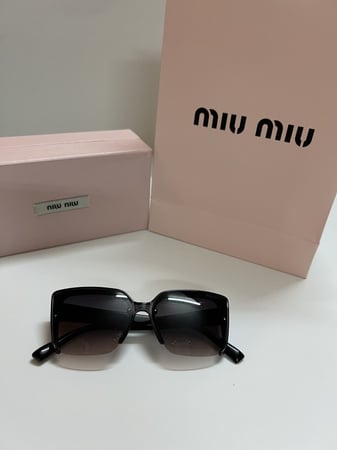 نظارة ميو ميو