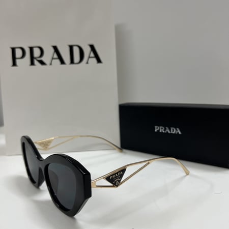 نظارة برادا