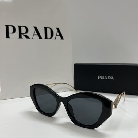 نظارة برادا