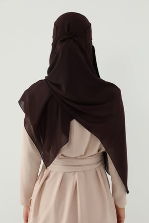 طقم طرحة ونقاب بني