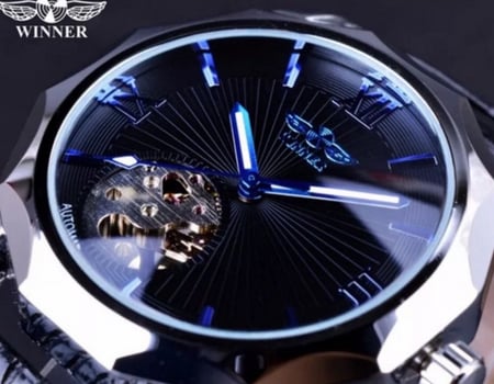 ساعة winner المميزة
