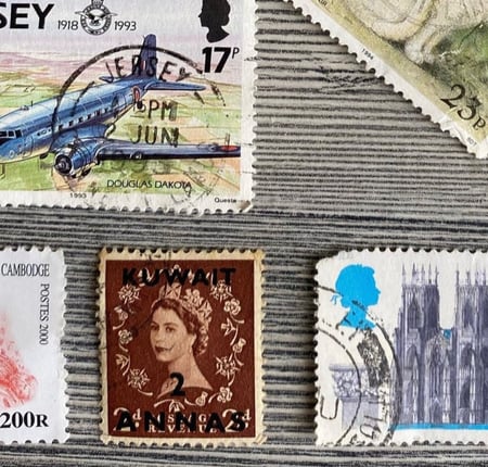5 طوابع من بريطانيا