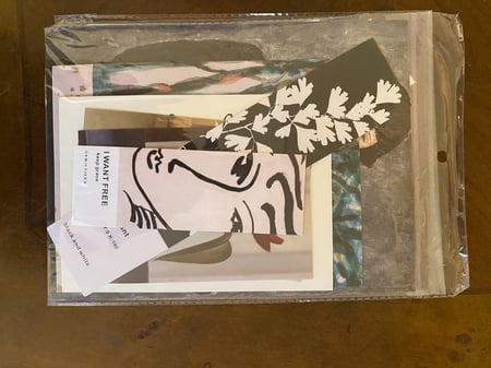 معلقات فنية